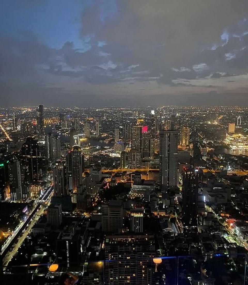 Pemandangan Indah Thailand di Malam Hari